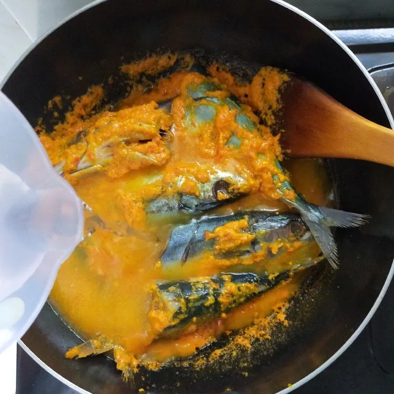 Step 4 Ikan Layang Bumbu Kuning