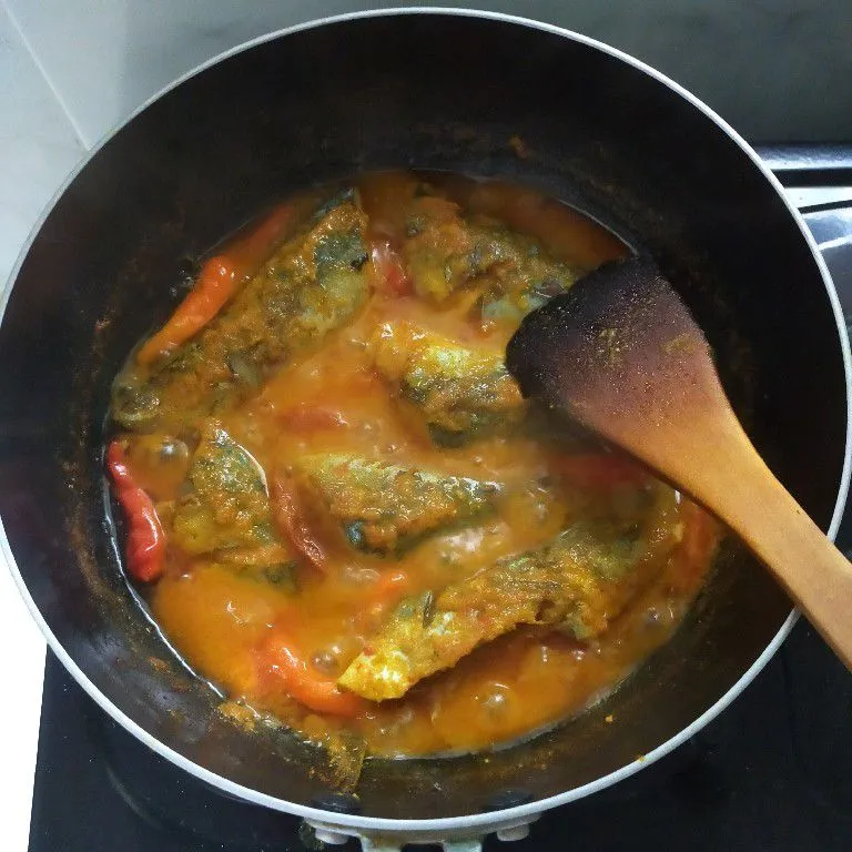 Step 6 Ikan Layang Bumbu Kuning