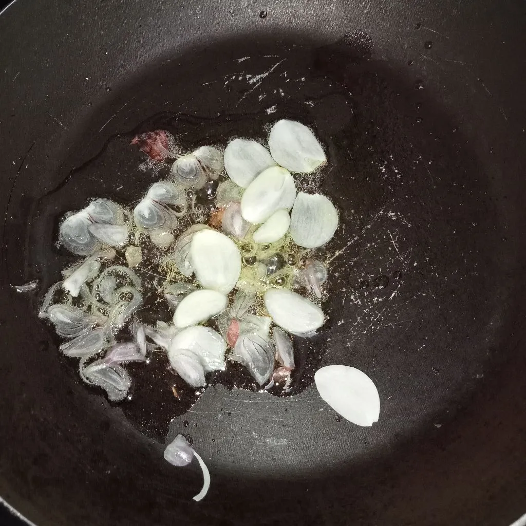Step 1 Indomie Goreng Nyemek