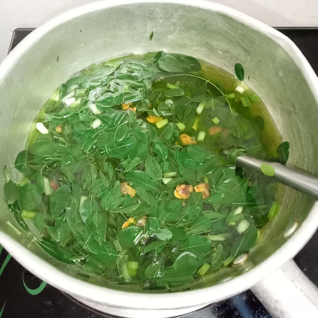 Step 5 Sayur Kelor Kerang Kupas
