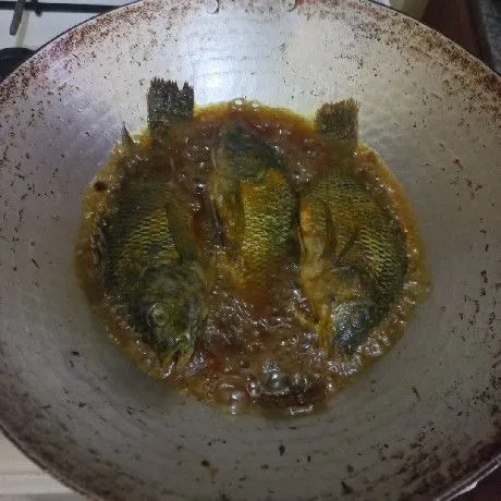 Step 4 Ikan Nila Goreng Bumbu Kunyit