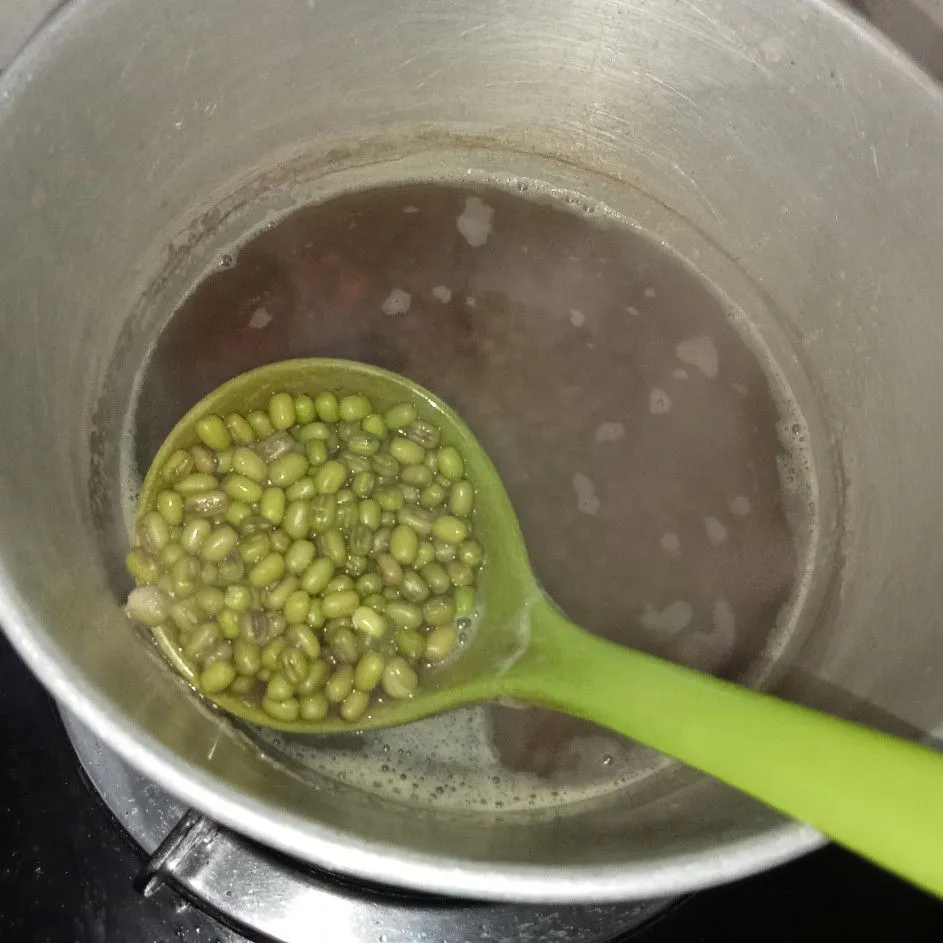 Step 1 Bubur Kacang Hijau Kuah Susu.