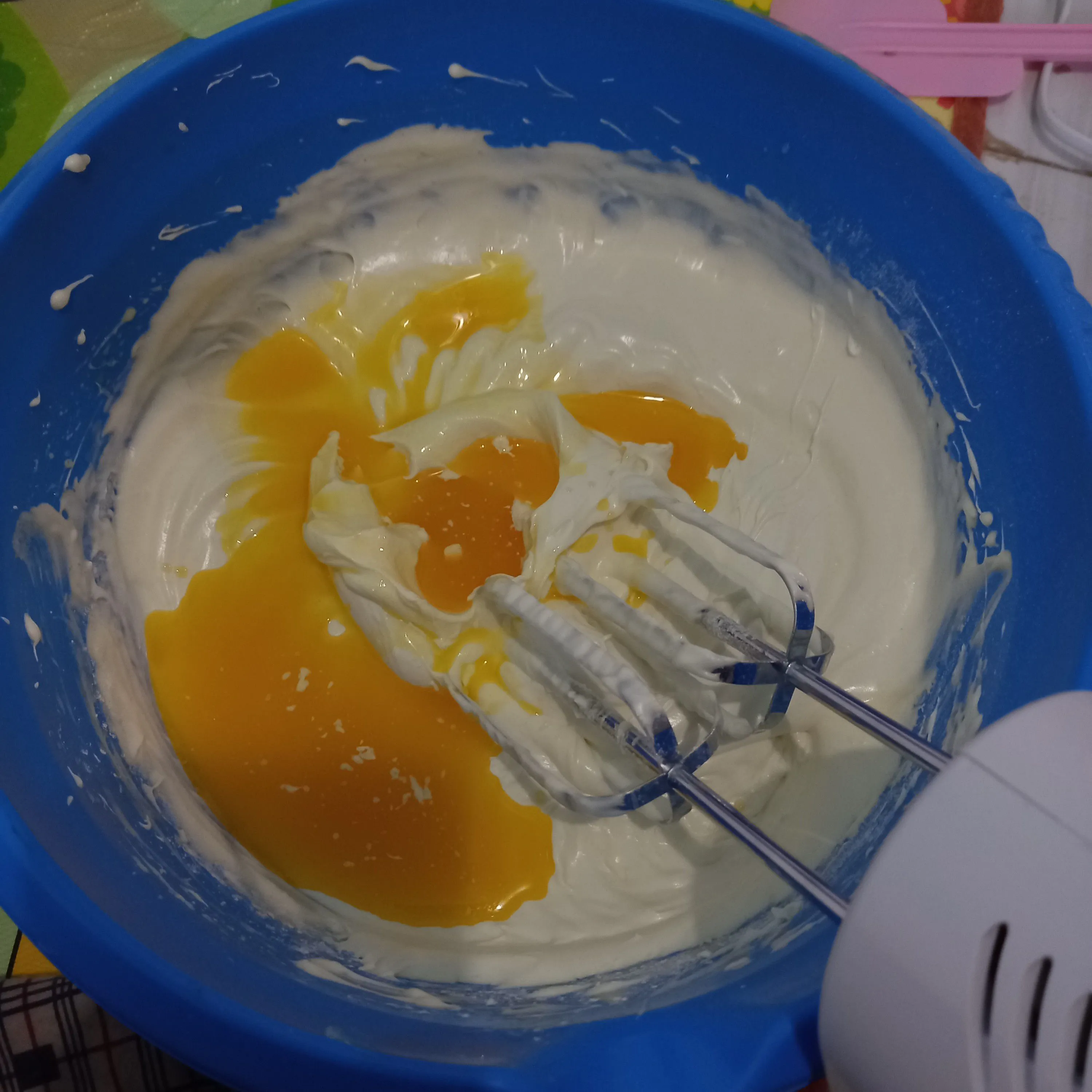 Step 3 Palm Cheese Roll Cake