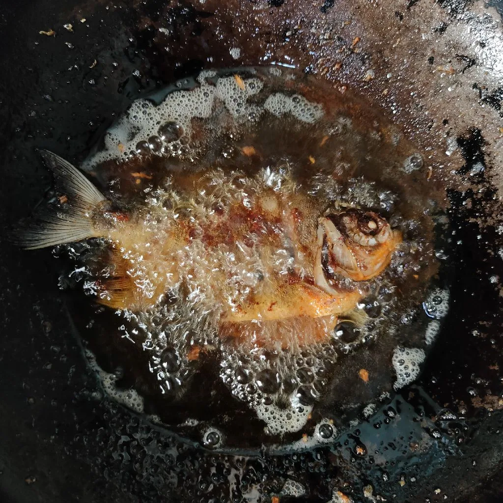 Step 4 Bawal Goreng Sambal Terasi Mentah
