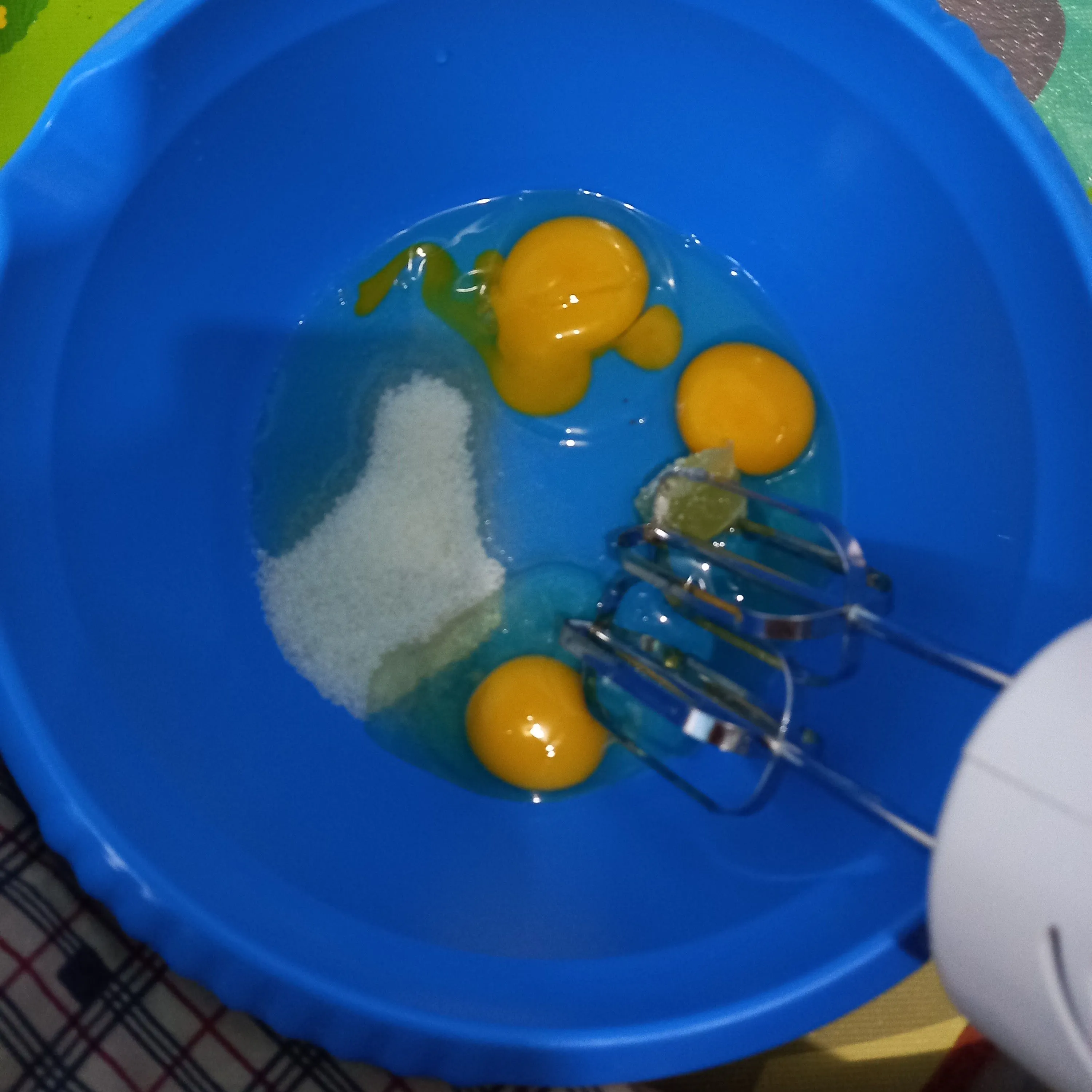 Step 1 Palm Cheese Roll Cake