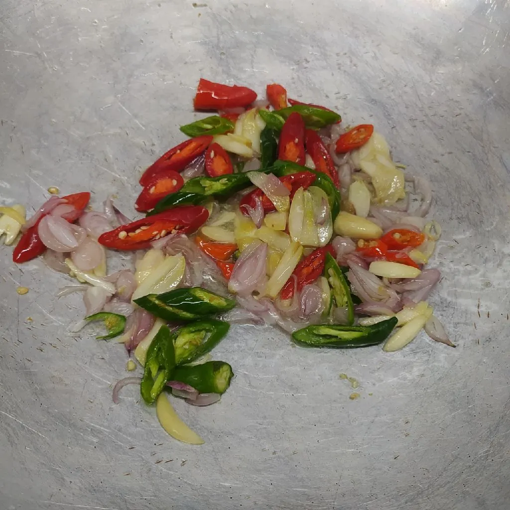 Step 2 Oseng Taoge Teri Sawi Putih