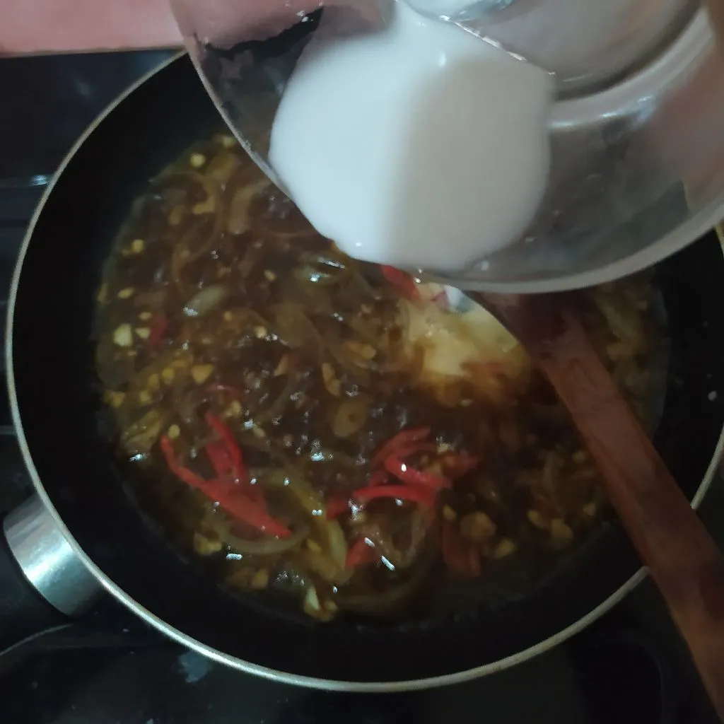 Step 4 Bakso Goreng Saus Teriyaki