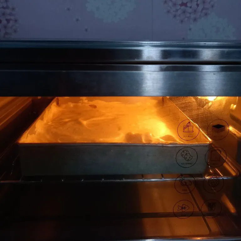 Step 5 Bolu Gulung Isi Selai Kacang Keju