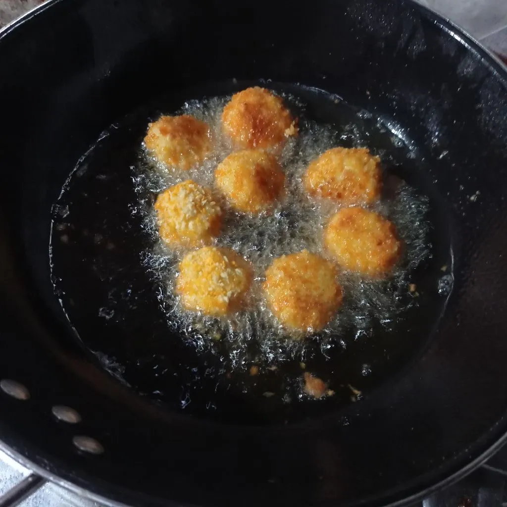 Step 7 Macaroni cheese balls