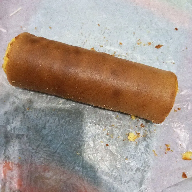 Step 7 Bolu Gulung Isi Selai Kacang Keju