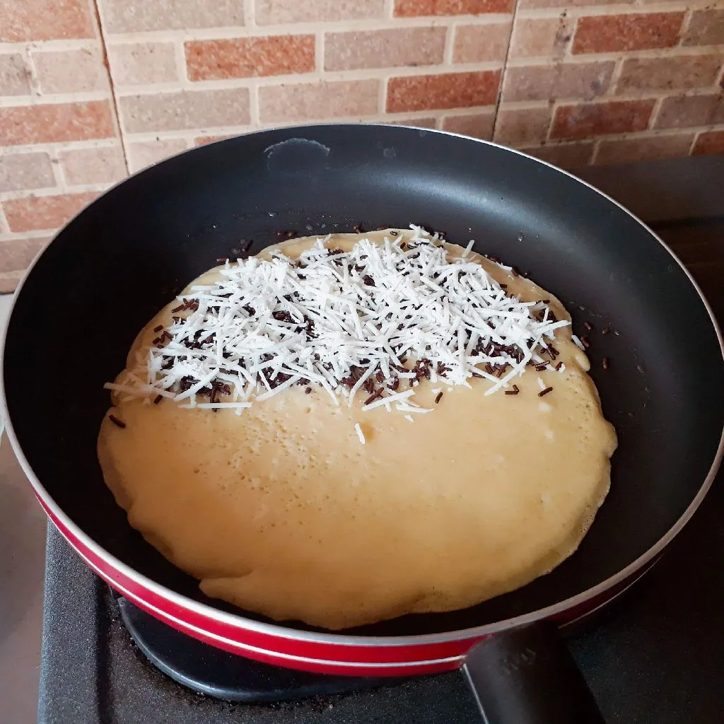 Step 5 Martabak Manis Lipat