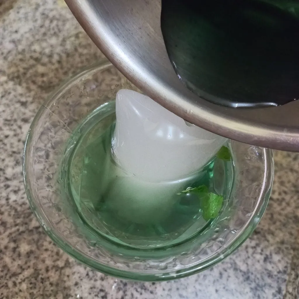 Step 5 Es Daun Mint Bunga Telang