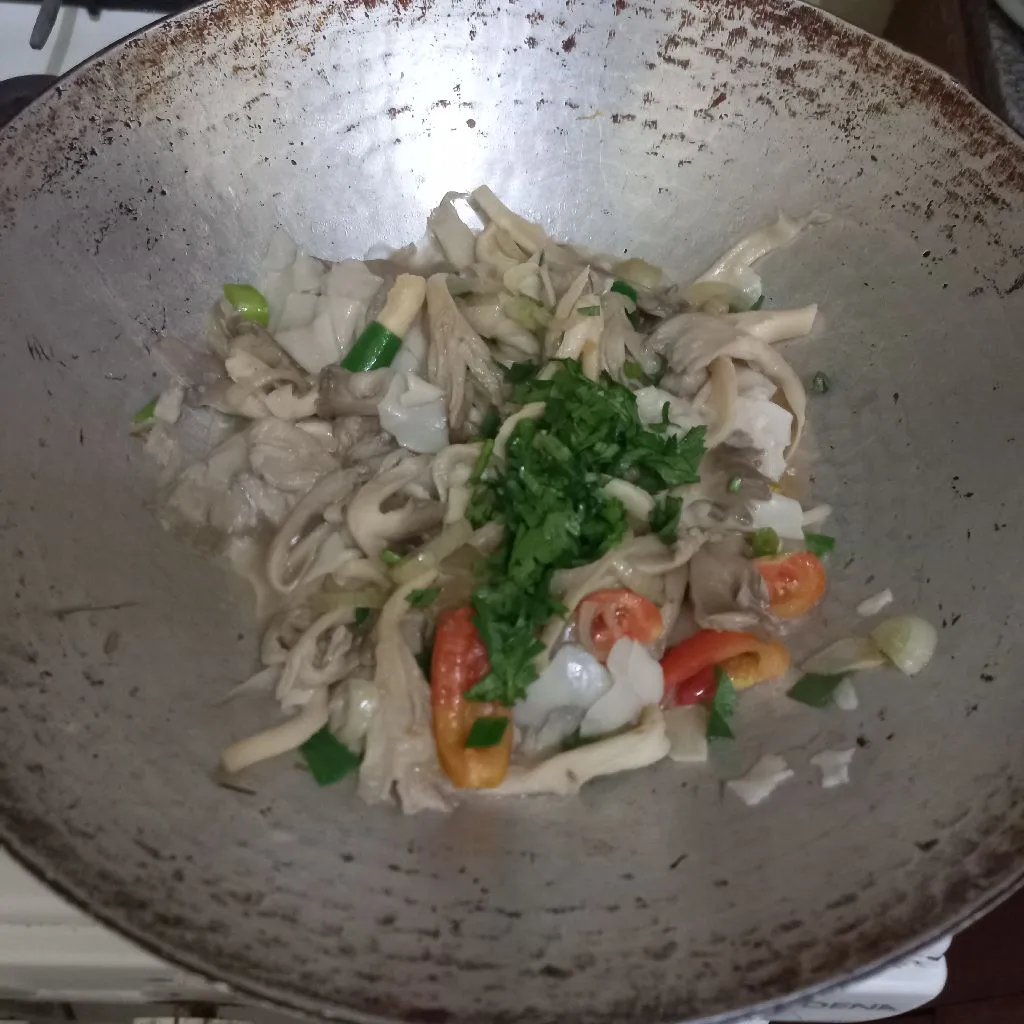 Step 6 Jamur Pangsit Saus Tiram