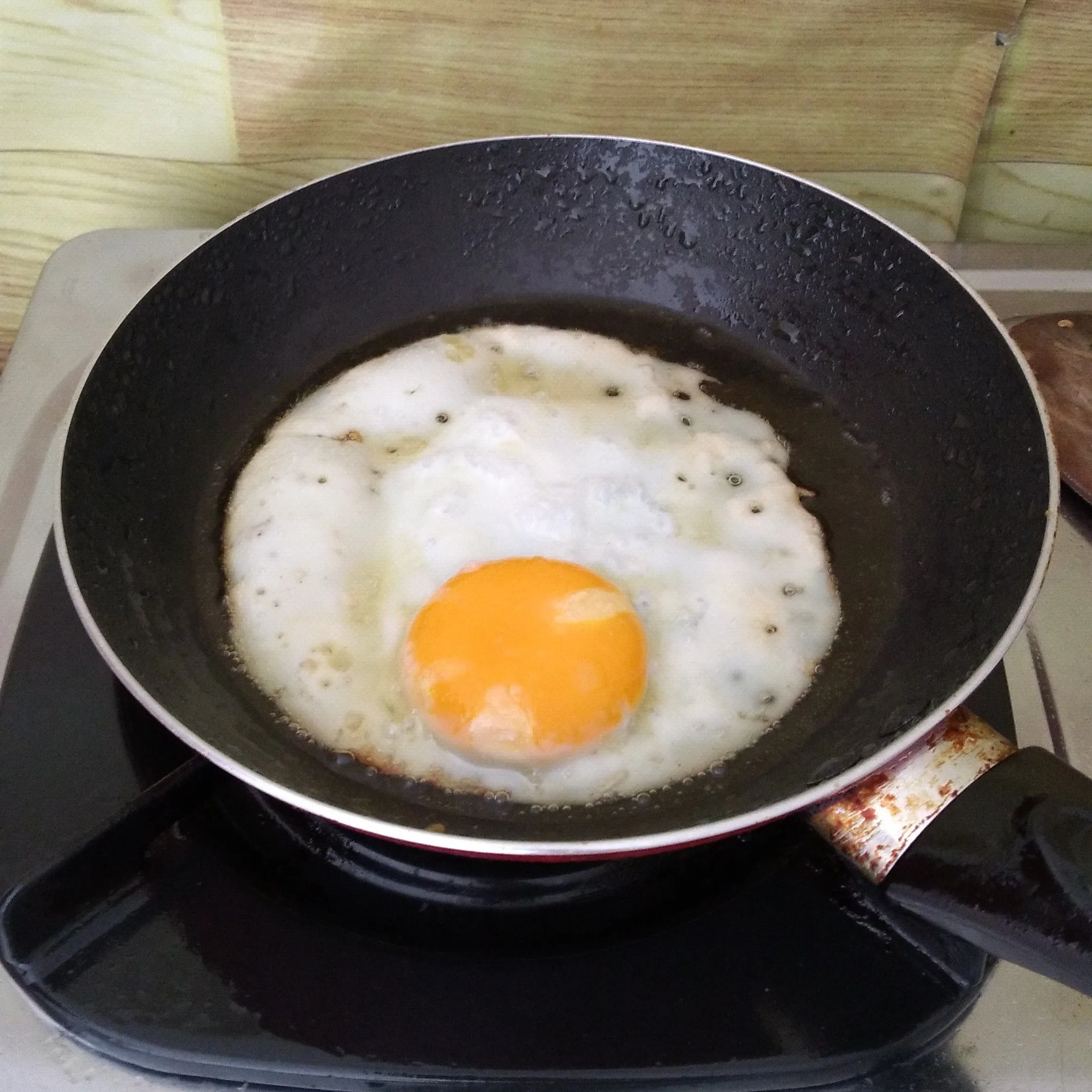 Step 1 Telur Ceplok Masak Kuah Kecap