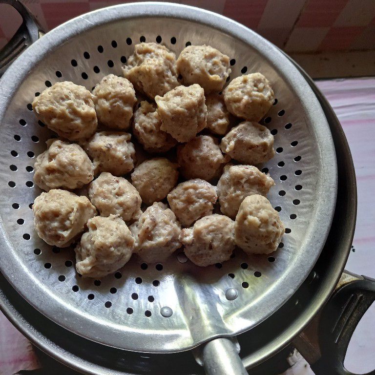 Resep Bakso Ikan Tuna Sederhana Enak | Chef Laylla Gama