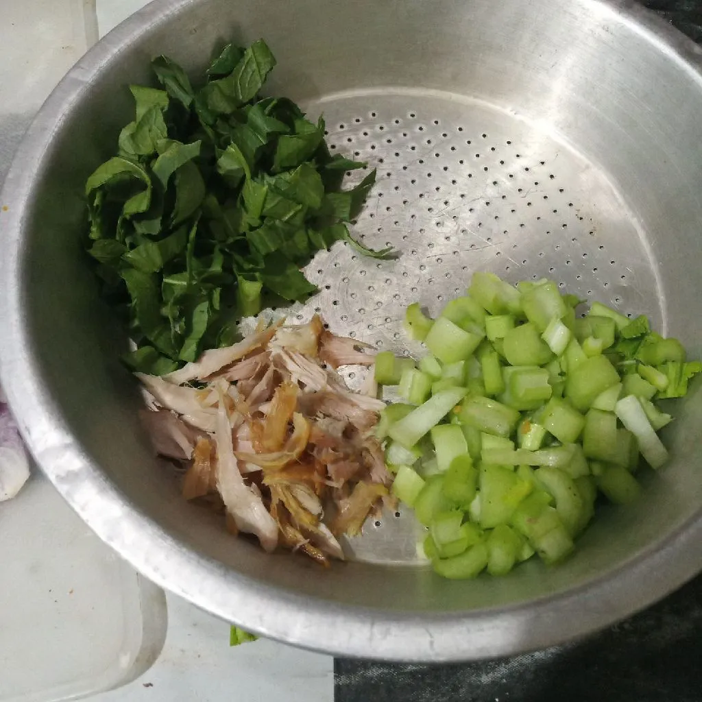 Step 1 Nasi Goreng Ayam Batang Sawi