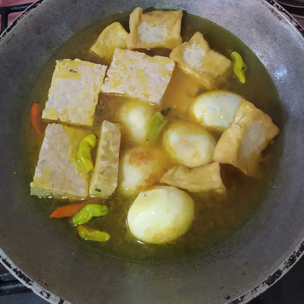 Step 4 Telur Tahu Tempe Kuah Santan Kuning