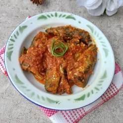 Ikan Salem bumbu pedas
