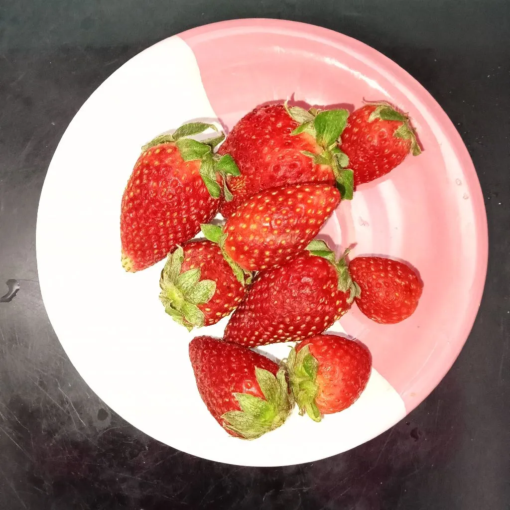 Step 1 Wedang Strawberry