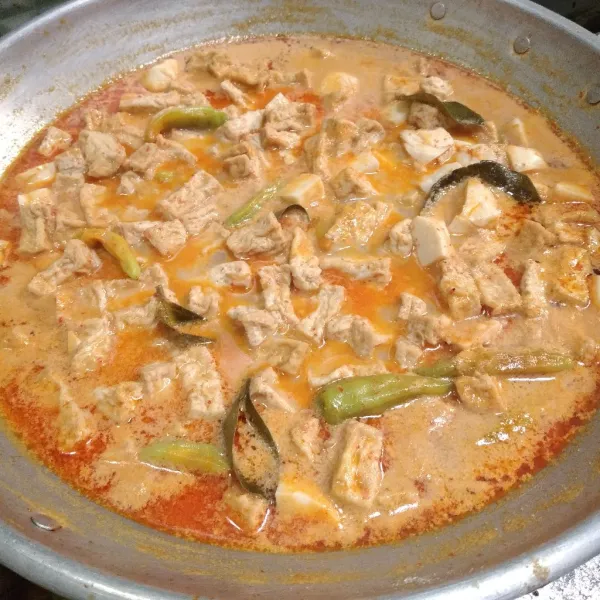 Sayur santan pedas siap dihidangkan.