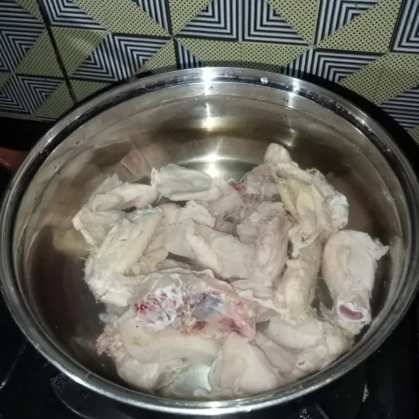 Rebus ayam dan air dipanci.