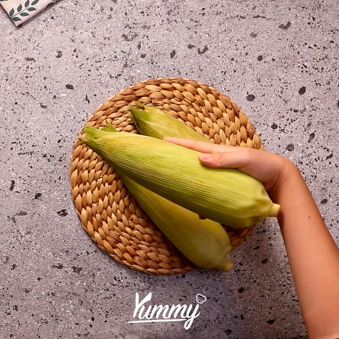 Step 1 Tips mudah melepaskan kulit jagung