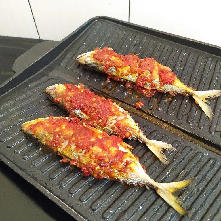 Step 6 Ikan kembung bakar bumbu merah