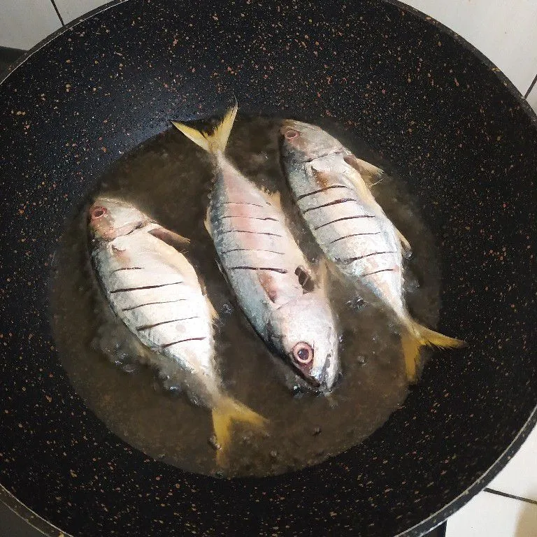 Step 2 Ikan kembung bakar bumbu merah