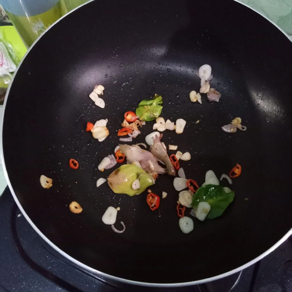 Step 2 Tumis Taoge Tahu Aromatik