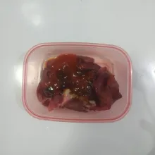 Masukkan saus barbeque, saus sambal, saus tiram dan minyak wijen, aduk rata, lalu diamkan selama satu jam.