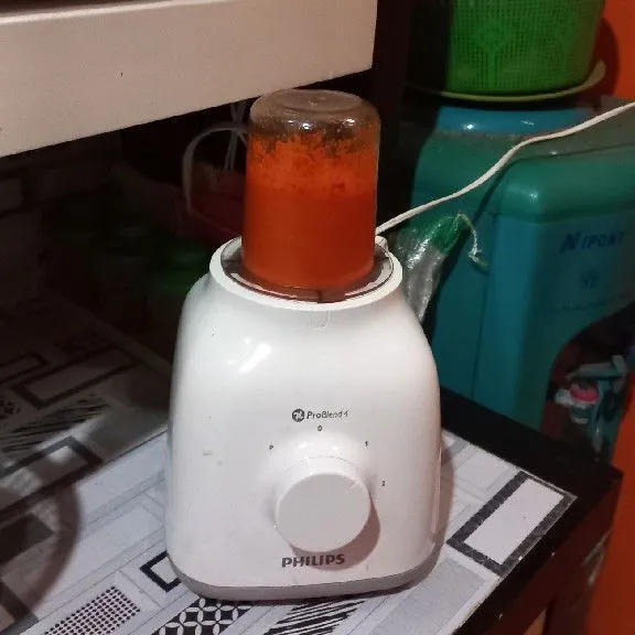 Haluskan bumbu.