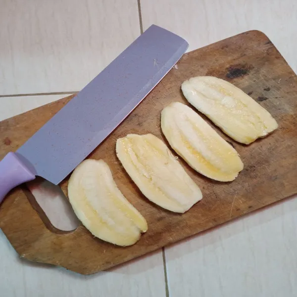 Geprak pisangnya, sisihkan.