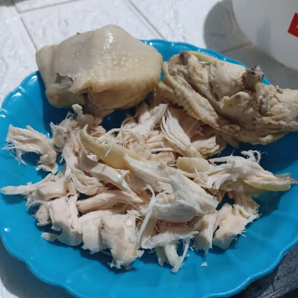 Siapkan ayam suir.