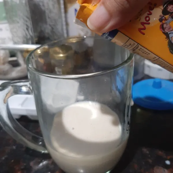Tuang susu karamel setengah (125ml)
