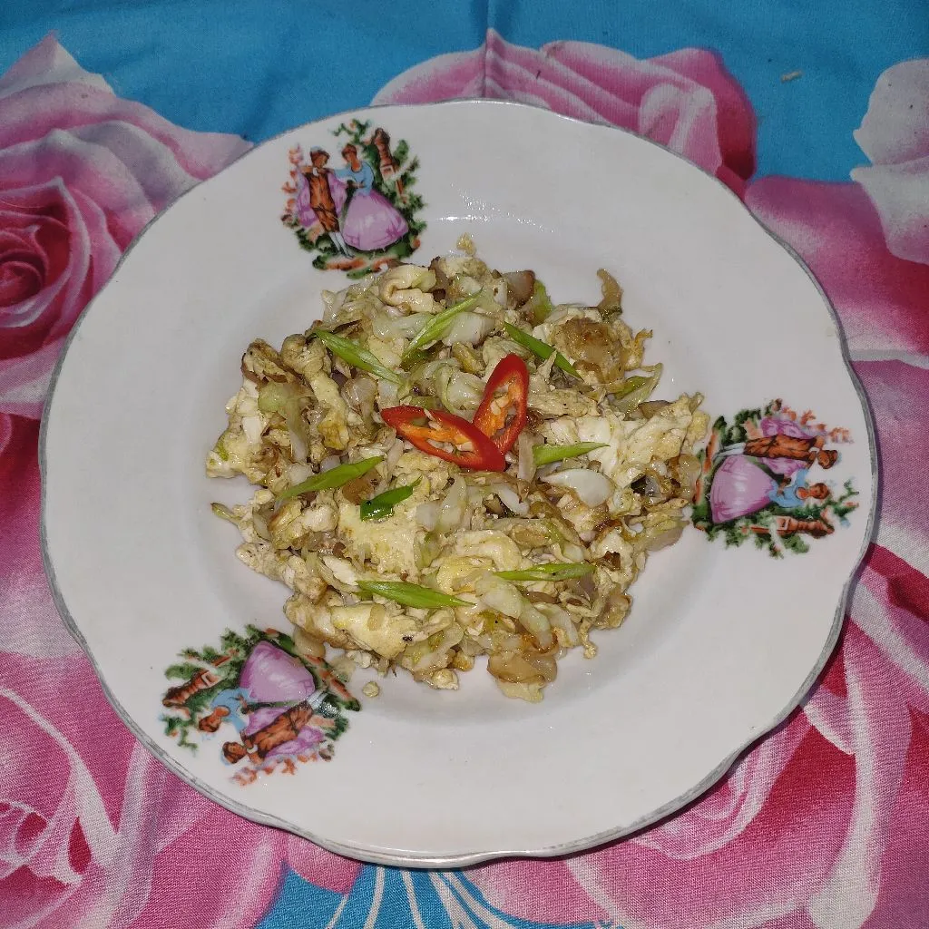 Tumis Telur Orak-arik dan Kol