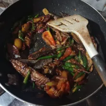 Masak sampai bumbu meresap, cek rasa matikan api.