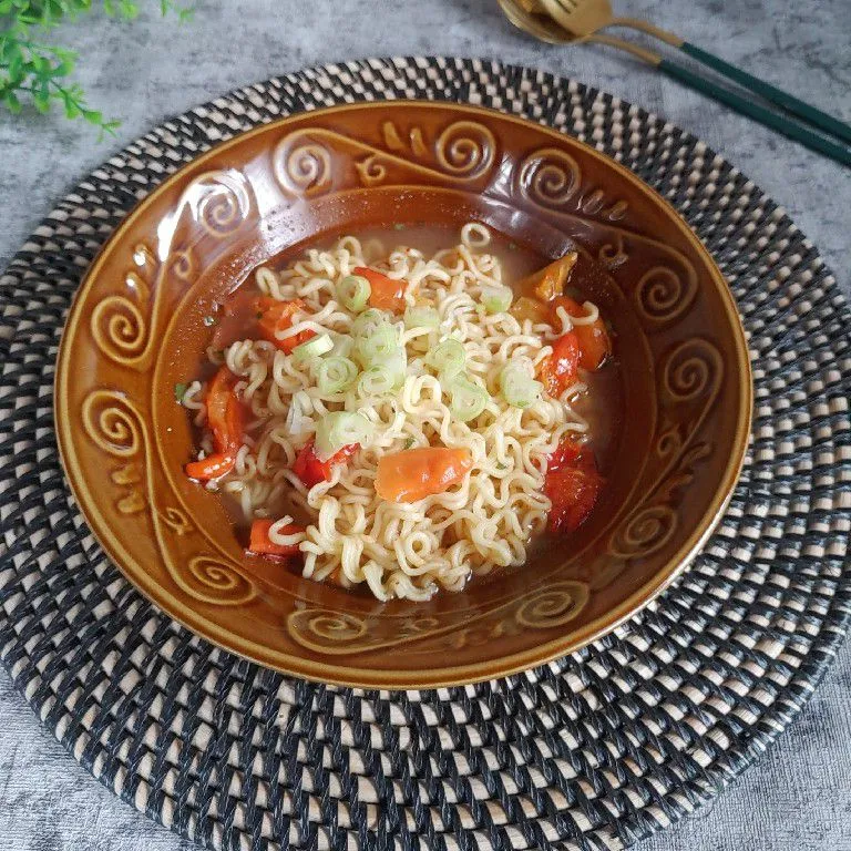 Mie Kuah Pedas Ala Wardomie