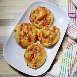 Pizza Gulung Tanpa Mixer