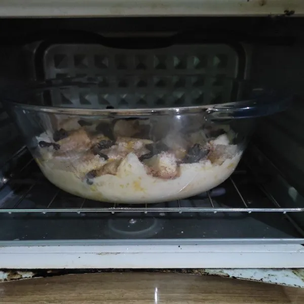 Panggang dalam oven selama 40 menit. Suhunya disesuaikan dengki oven masing-masing.