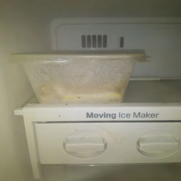 Bekukan dalam freezer.