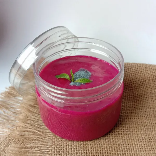 Smoothies siap disajikan. Bisa simpan dalam freezer agar membeku dan jadi seperti ice cream atau nikmati langsung.