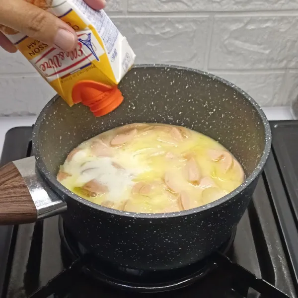 Tuang susu, cooking cream.