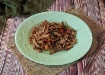 Oseng Ayam Suwir Kecap