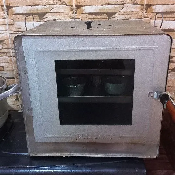 Oven 30 menit atau sampai adonan matang dengan api sedang.