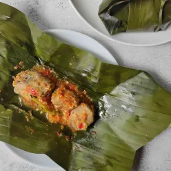 Pepes Kepala Ayam Pedas