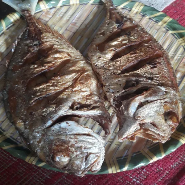Angkat dan tiriskan jika sudah matang.