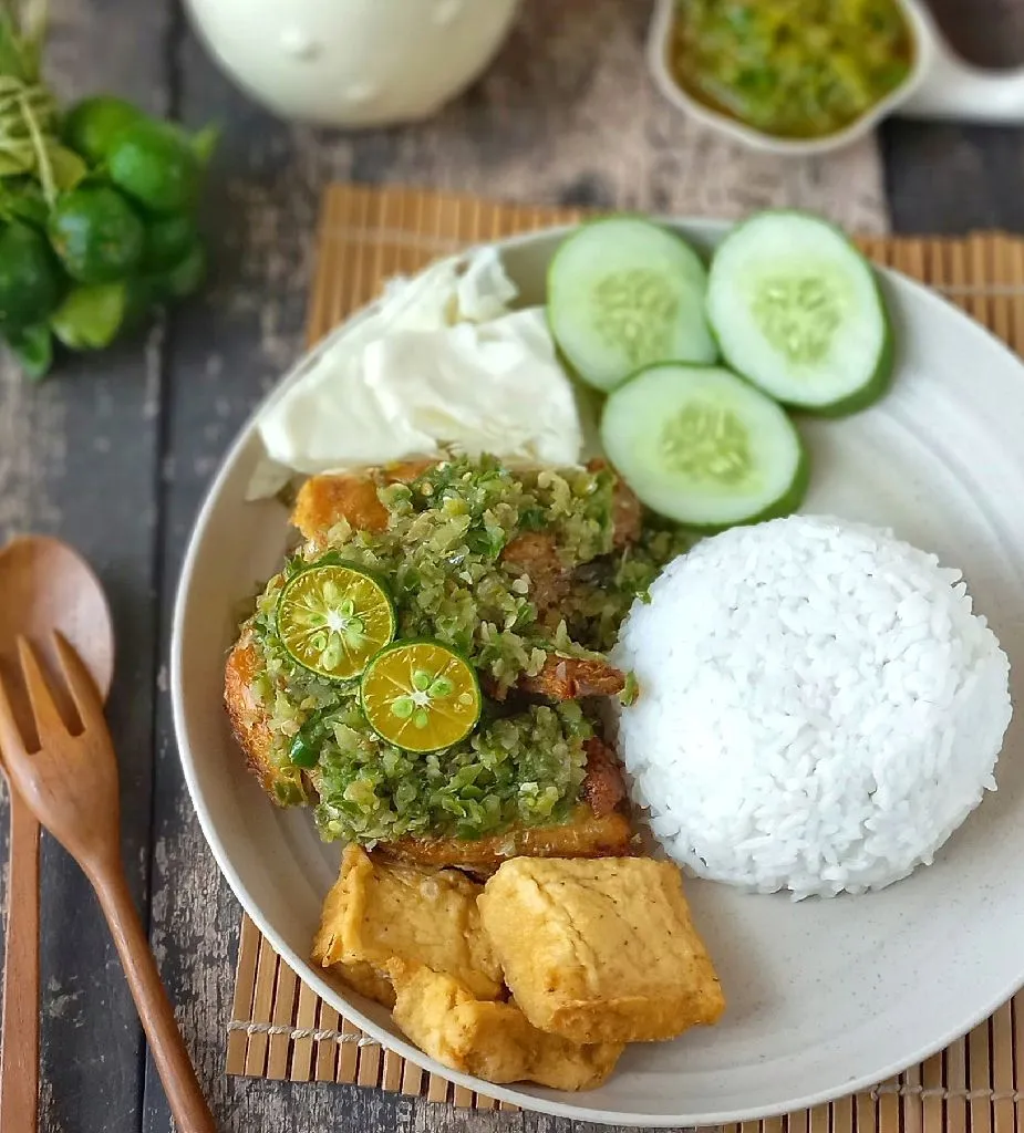 Ayam Penyet Sambal Ijo