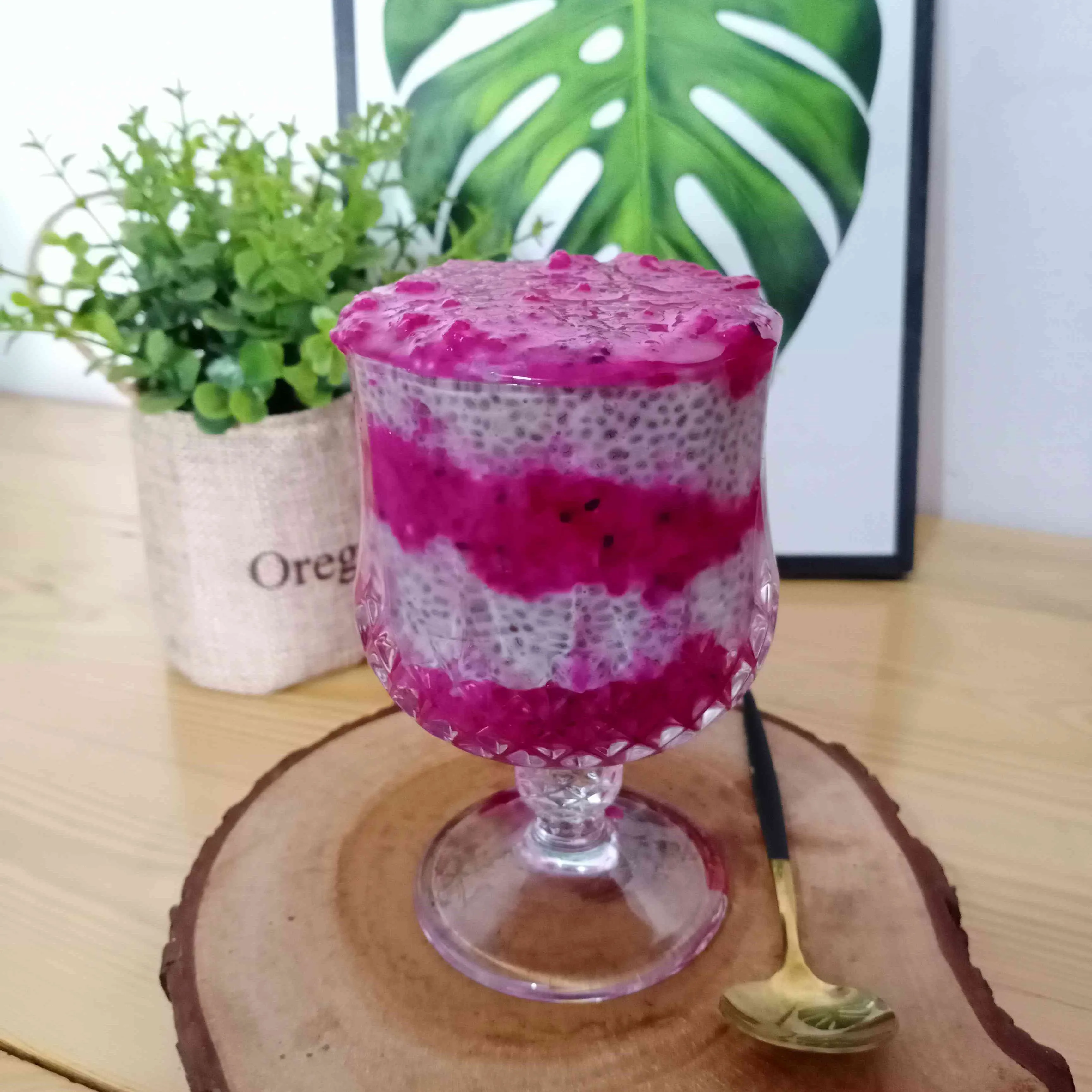 Chia Seed Dragon Fruit Pudding