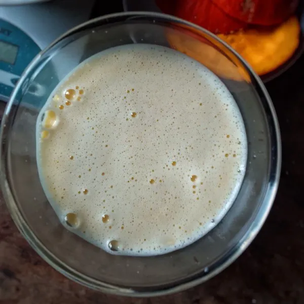 Masak susu dan garam sampai shimering.