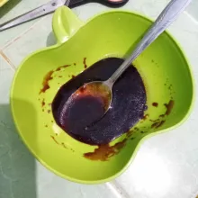 Campur semua bahan saus.
